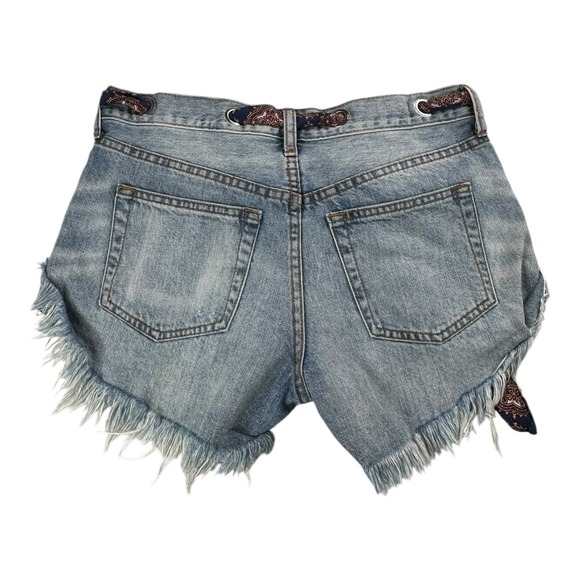 We the Free People Scarf Belt Button Fly Jean Shorts 26 Light Fringe Fray Cuffed - Picture 4 of 13